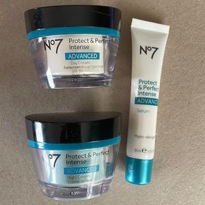 $*Free w/ Purchase over $$50!*No7 Protect & Perfect Intense Advance Skincare Kit